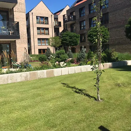 Апартаменты Baltic Riviera - Garden Sanctuary Retreat Гданьск