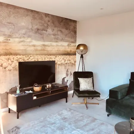 Апартаменты Baltic Riviera - Garden Sanctuary Retreat