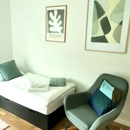 Апартаменты Baltic Riviera - Garden Sanctuary Retreat Гданьск